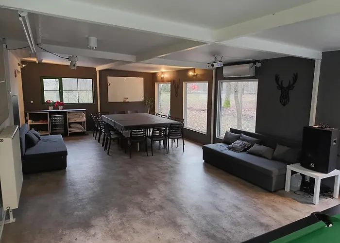 Dom Imprezowy Laspapiernia * Stanislawow